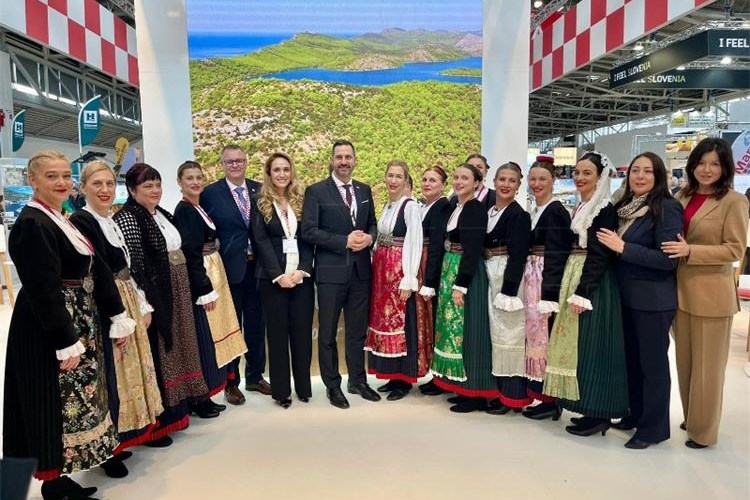 Slika /dokumenti/HTZ u Munchenu.jpg